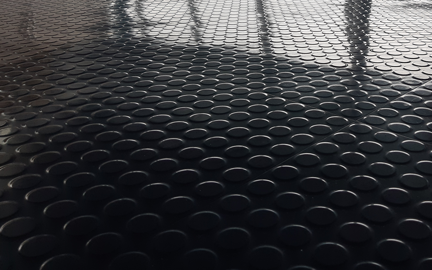 rubber flooring service in dubai